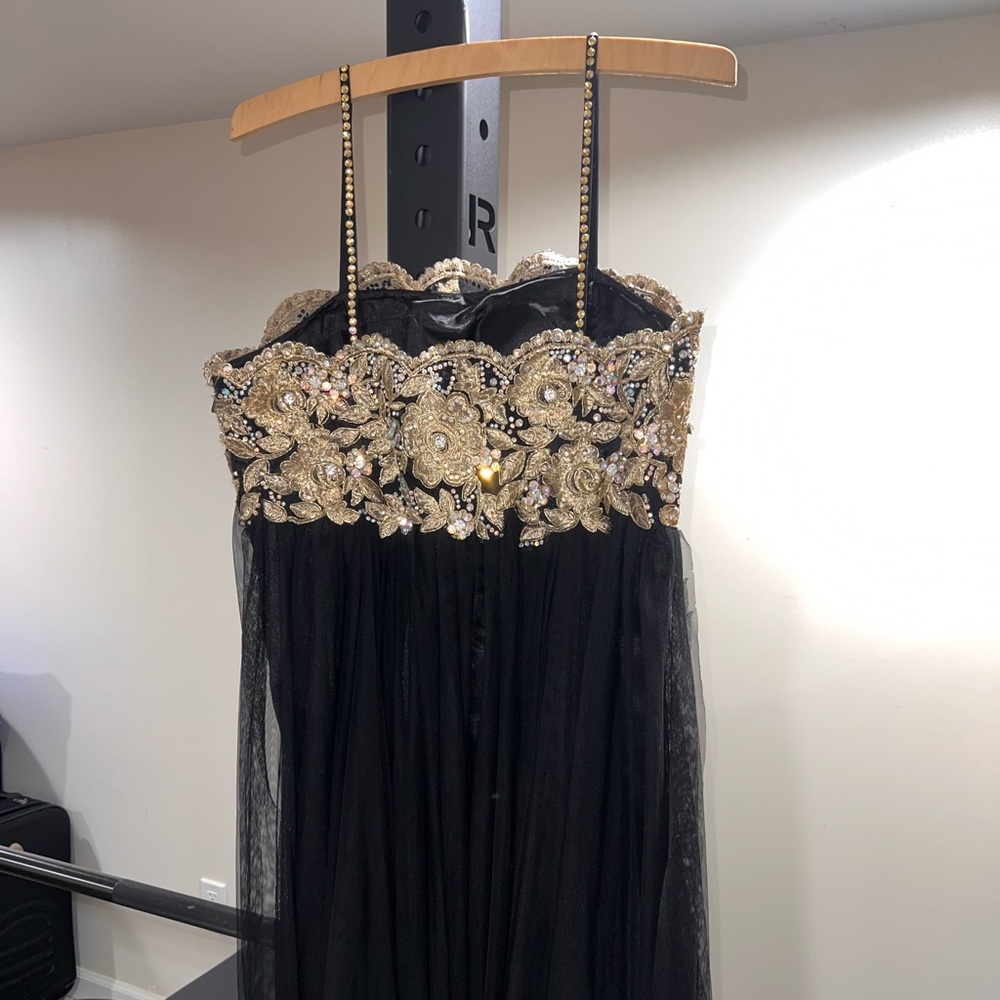 PROM DRESS - Picture 3 of 4